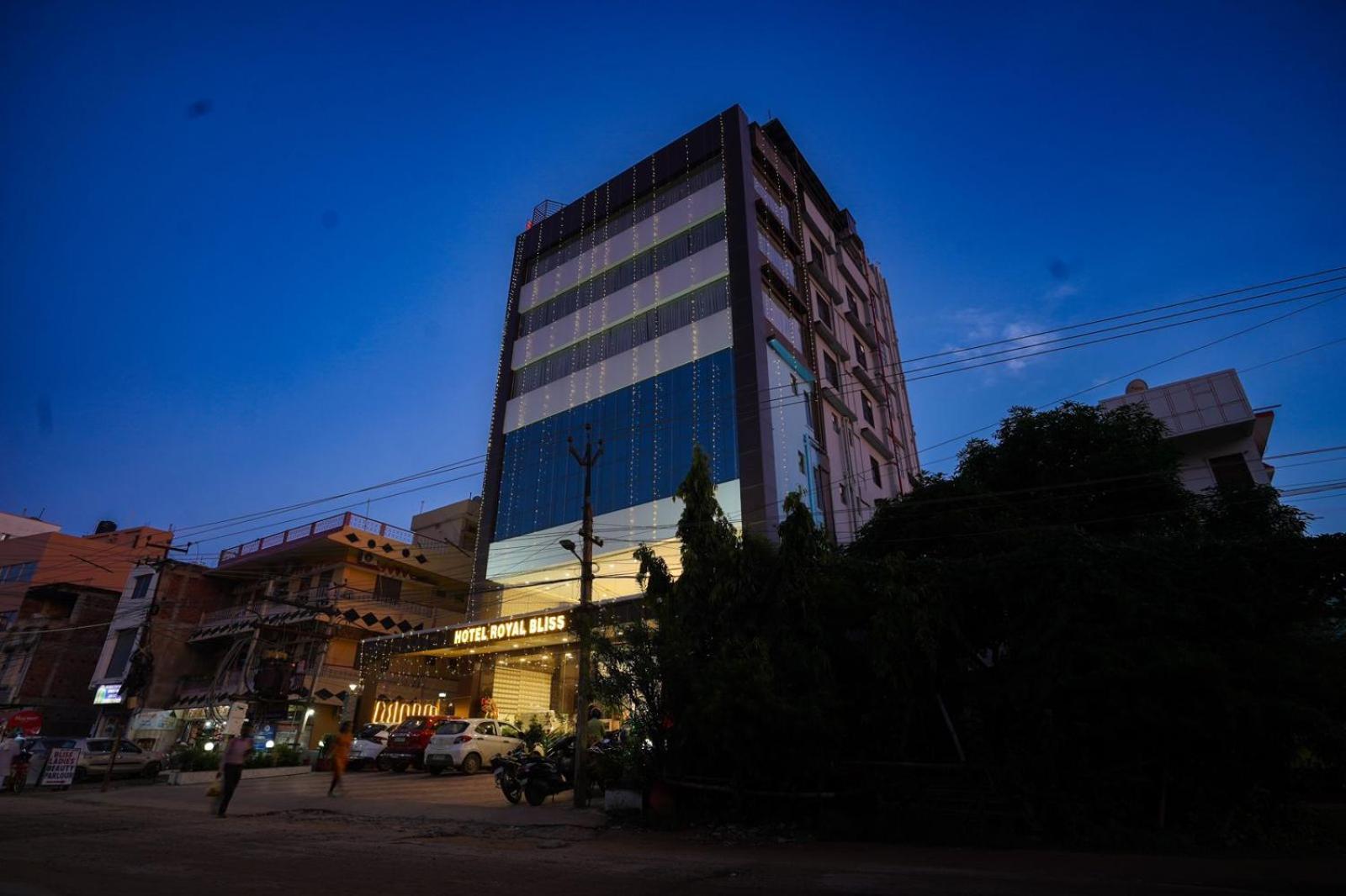 Royal Bliss Hotel Patna  Exterior photo